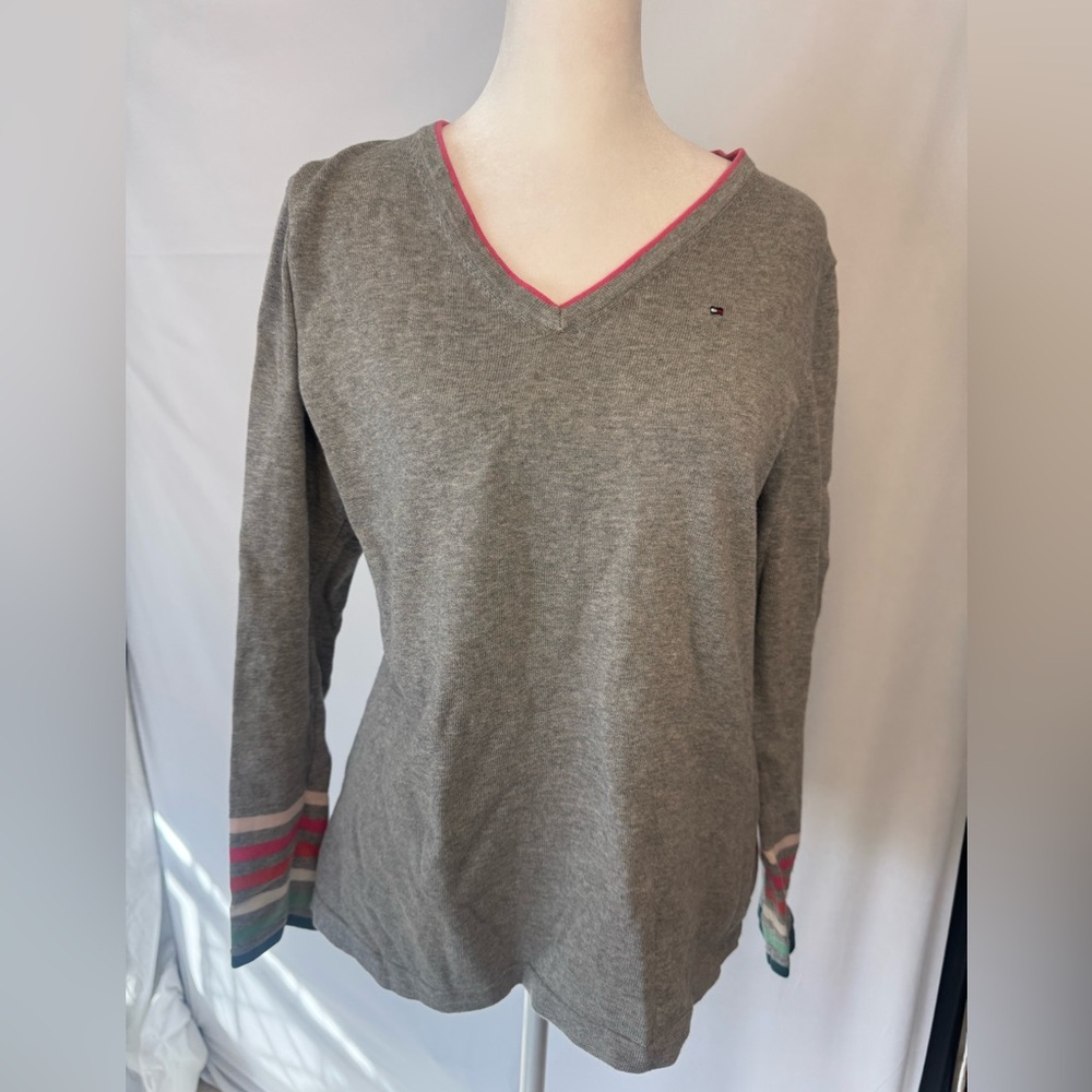 Tommy Hilfiger size MEDIUM grey sweater, v-neck stripe detail neck & cuffs
